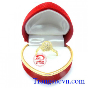 Nhẫn nữ vàng đá trắng nhỏ dành cho nữ. 