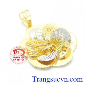 Mặt nữ hoa óng ánh vàng 10k với ý tưởng tình yêu trọn vẹn hạnh phúc vĩnh cửu.