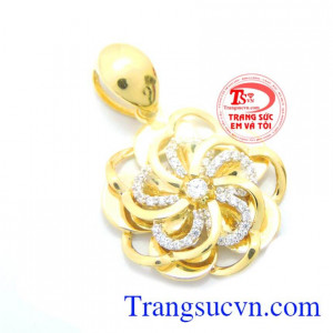 Mặt dây vàng 10k nữ tinh tế, xinh xắn.