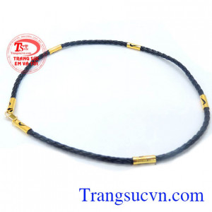 Dây da thật bọc vàng 6 đốt chất lượng đảm bảo, vàng sáng bóng đẹp mắt.