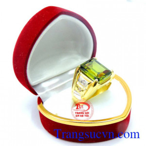 Chiếc Nhẫn nam vàng đá xanh mạnh mẽ kiểu dáng đẹp, hiện đại chất lượng vàng đảm đeo bền đẹp sáng bóng