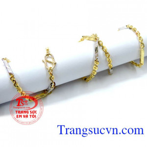 Dây chuyên nam vàng sang trọng 10k nhiều mẫu mã kiểu dáng cho sự lựa chọn của bạn, dựa trên nhu cầu thẩm mỹ của khách hàng, trang sức em và tôi luôn cố gắng cống hiến những sản phẩm tốt nhất, về cả chất lượng cũng như kiểu dáng