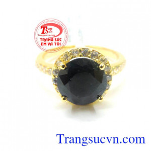 Dòng đá quý đẹp trường tồn với thời gian. Nhẫn nữ vàng đá sapphire đẹp