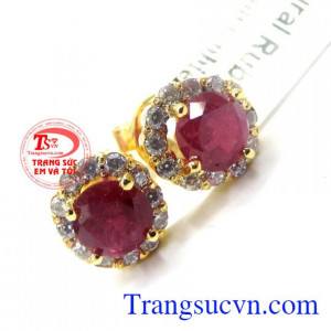 Đôi hoa tai đá ruby vàng 10k bảo hành uy tín lâu năm.
