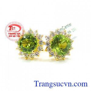 Bán Hoa tai đá peridot thiên nhiên đẹp có giấy kiểm định vàng và giấy kiểm định đá quý kèm theo hoa tai vàng tây gắn đá peridot thiên nhiên 100%.