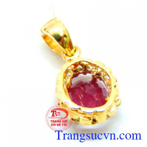 Mặt nữ ruby thiên nhiên thanh lịch là món quà ý nghĩa nhất dành tặng phái nữ.