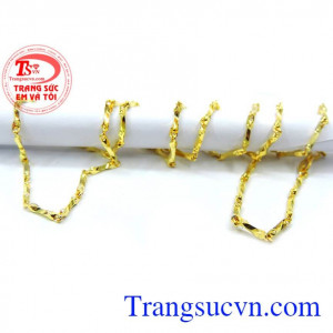Dây chuyền nữ vàng tây quý phái kết hợp cùng mặt dây chuyền nữ tinh tế và quyến rũ