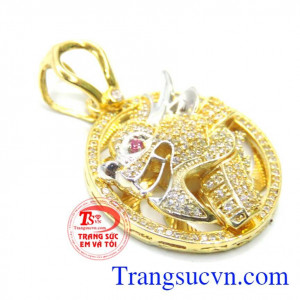 Mặt dây chuyền đeo phong độ,Lịch lãm và nam tính kết hợp với dây vàng hợp thời trang.