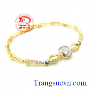 Chuyên cung cấp sản phẩm lắc tay kiểu đẹp sang được đánh giá chất lượng cao. 