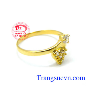Nhẫn nữ bảo hành 6 tháng giao toàn quốc. Nhẫn nữ vàng trái tim kết hợp đá