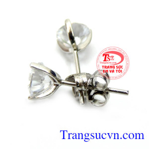 Hoa tai vàng trắng gắn kim cương thương hiệu Em và Tôi đảm bảo chất lượng.