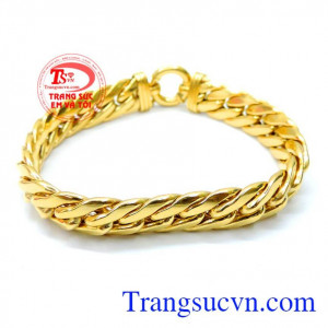 Lắc tay nam vàng mạnh mẽ 10k là món quà ý nghĩa dành cho nam thể hiện được sự mạnh mẽ bản lĩnh của người đàn ông với kiểu dáng đẹp,nam tính phong cách mạnh mẽ sản phẩm được Công ty trang sức em và tôi chế tác và cung cấp trên toàn quốc.