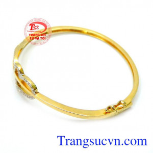 Vòng tay vàng trái tim đáng yêu đảm bảo chất lượng.