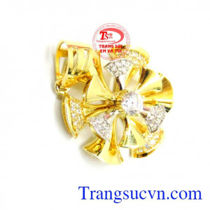 Mặt dây nữ korea bông hoa may mắn được khách hàng ưa chuộng làm quà trong các dịp lễ tết và ngày kỷ niệm .