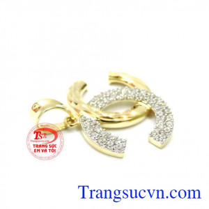 Mặt vàng cho nữ món quà ý nghĩa trong các dịp lễ tết, kỷ niệm.