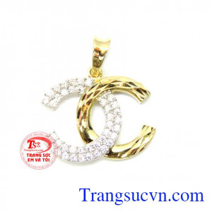 Mặt dây korea sang trọng phù hợp làm quà tặng sinh nhật.