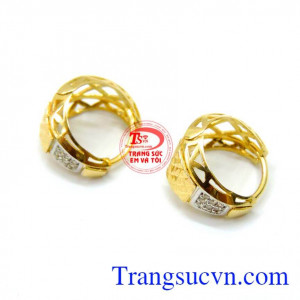 Bán Hoa tai nữ vàng 10k kiểu đẹp, vàng 10k đảm bảo chất lượng vàng,kiểu dáng chế tác đẹp, tinh xảo, trẻ trung kết hợp với trang phục dễ dàng.