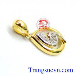 Mặt dây chuyền nữ vàng tây món quà ý nghĩa trong các dịp sinh nhật, lễ tết và kỷ niệm. Mặt dây hình lá kết đá đẹp