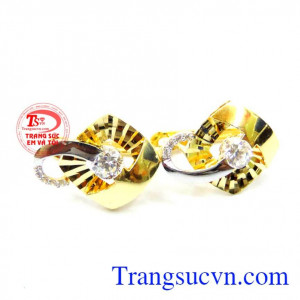 Hoa tai vàng tây 10k sáng bóng là sản phẩm là món quà ý nghĩa dành cho phái đẹp trong các ngày lễ cho chị em phụ nữ