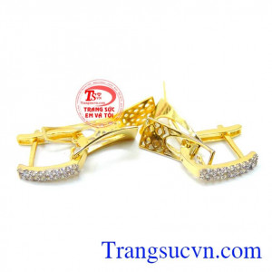 Hoa tai vàng 10k quà tặng sản phẩm phù hợp cho nhiều chị em phụ nữ xinh đẹp