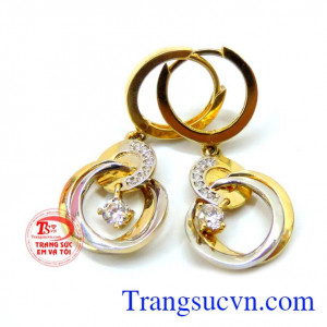 Hoa tai nữ trang đẹp 10k là sản phẩm hoa tai vàng tây 10k thiết kế nhẹ nhàng đơn giản tạo vẻ đẹp thanh lịch cho phái nữ.