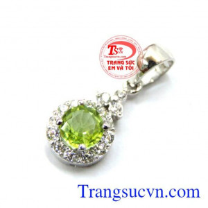 Mặt nữ đá peridot thiên nhiên 18k có giấy kiểm định đá quý uy tín. 