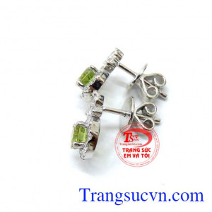 Đôi hoa tai đá peridot thiên nhiên vàng 18k