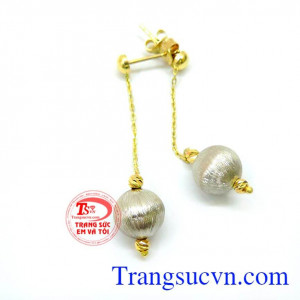 Đôi hoa tai vàng 10k cá tính giao hàng toàn quốc,sang trọng lịch lãm.