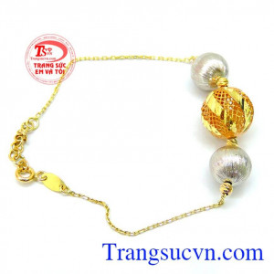 Đường nét sáng bóng,bền đẹp. Lắc tay vàng nữ hạt trẻ trung