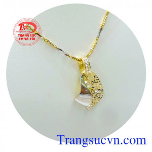 Bộ dây chuyền vàng mặt dây nữ tính là món quà ý nghĩa dành tặng bạn gái