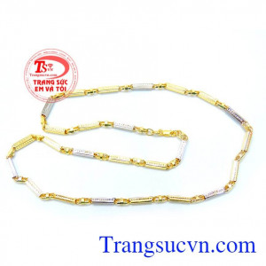 Dây chuyền đa dạng mẫu dây vàng và kiểu phù hợp mọi lứa luổi có thể đeo làm tôn lê sự tinh tế và lịch lãm cho bản thân