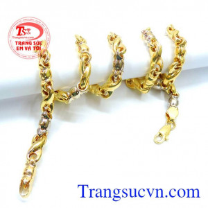 Dây chuyền nam sang trọng và phong cách