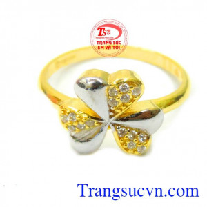 Nhẫn nữ món quà ý nghĩa đeo hợp thời trang. Nhẫn nữ bông hoa 3 cánh hạnh phúc