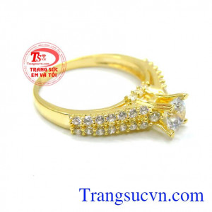 Phù hợp làm quà tặng vợ,người yêu trong các dịp sinh nhật,20/10. Nhẫn nữ vàng đính đá đẹp