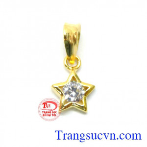 Mặt dây nữ vàng ngôi sao 5 cánh là mặt dây chuyền vàng tây dành cho nữ