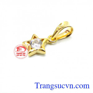 Mặt dây chuyền sáng bóng uy tín về chất lượng vàng,khách hàng ưa chuộng làm quà trong các dịp lễ tết và ngày kỷ niệm