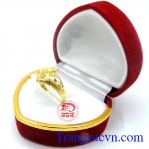 Nhẫn nữ vàng hoa 6 cánh đẹp chế tác tinh tế mang đến những đường nét sáng,bóng bền đẹp. 