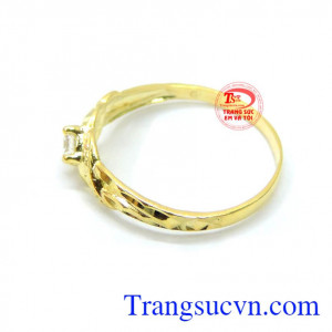 Nhẫn nữ đính đá giá rẻ vàng 10k