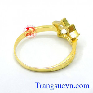 Nhẫn nữ đẹp, tinh tế, là món quà ý nghĩa cho người phụ nữ của bạn. Nhẫn nữ vàng ngôi sao may mắn