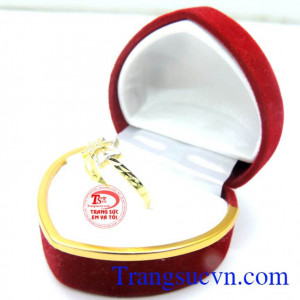 Nhẫn nữ vàng ngôi sao may mắn là món quà ý nghĩa nhất dành tặng phái đẹp. 