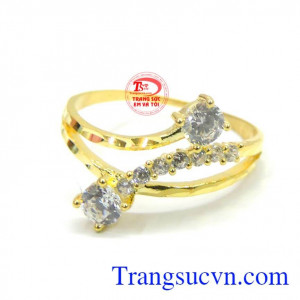 Nhẫn vàng đeo hợp thời trang,tinh tế,nữ tính. Nhẫn nữ vàng đính đá tinh tế