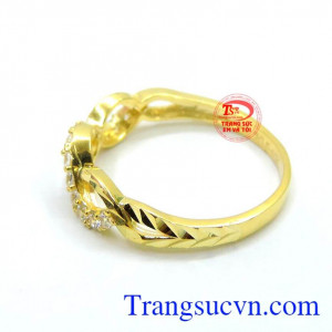 Chất lượng vàng được đảm bảo uy tín. Nhẫn nữ vàng sành điệu 10k