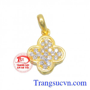 Mặt dây chuyền vàng tây dành cho nữ sang trọng