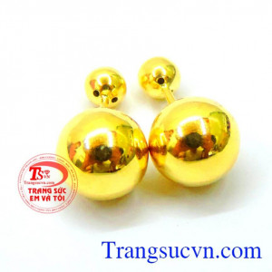 Hoa tai nữ kiểu dáng mới lạ là sản phẩm đảm bảo chất lượng dành cho phái đẹp.