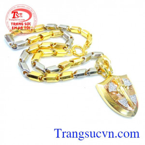 hợp trang phục hợp thời trang tạo lên được vẻ đẹp quý phái của nam tính, Bộ dây khiên nam tính sang trọng