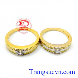 Nhẫn cưới đẹp, gắn kim cương nhận tạo, chất lượng đảm bảo, nhận thiết kế theo yêu cầu và khắc chữ lên nhẫn