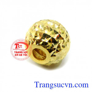 Mặt dây bi vàng 10k thời trang được các bạn nữ yêu thích