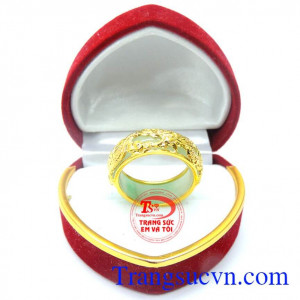 Nhẫn ngọc bọc rồng