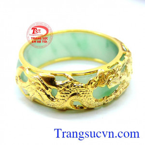 Nhẫn ngọc bọc rồng nam tính đẹp sang trọng ngọc cẩm thạch thiên nhiên kết hợp với vàng làm tôn lên vẻ đẹp nam tính lịch lãm