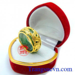Nhẫn ngọc bọc rồng quyền uy